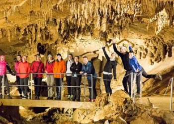 Noćna šetnja pod svjetlošću baklji uz zvučno-glazbenu kulisu1