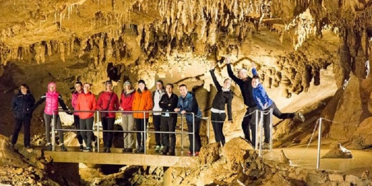 Noćna šetnja pod svjetlošću baklji uz zvučno-glazbenu kulisu1