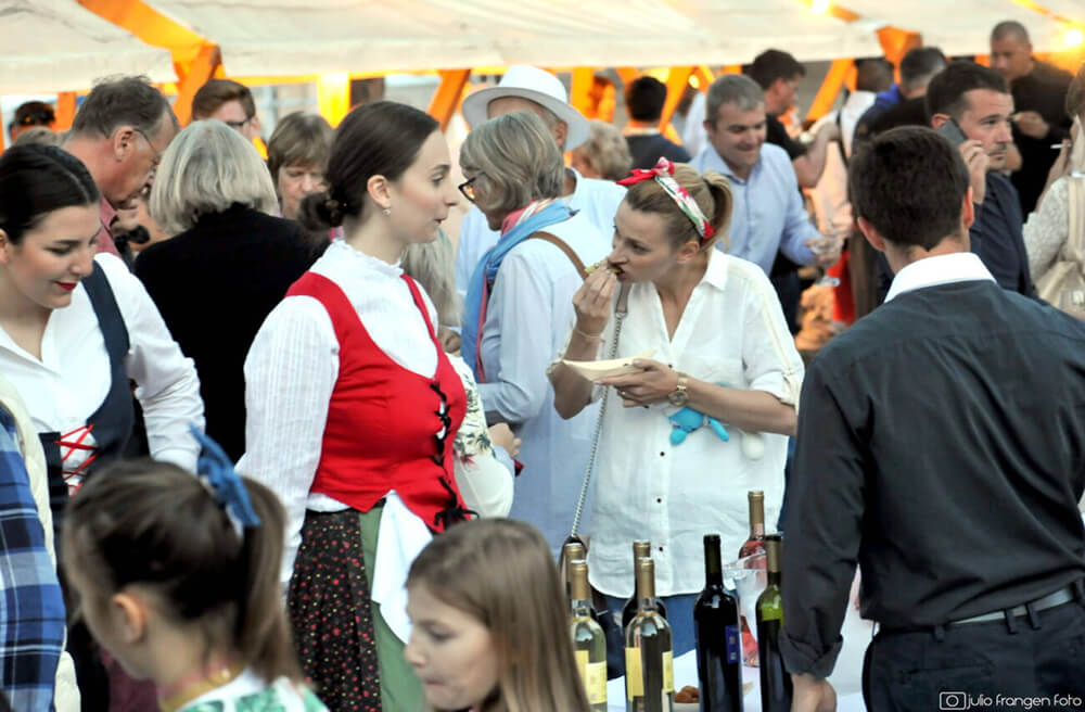 3 wine, olive & heritage festival 4