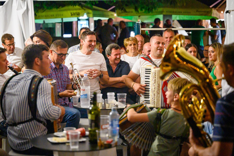 Ljetni festival istarskog pršuta u Tinjanu 3